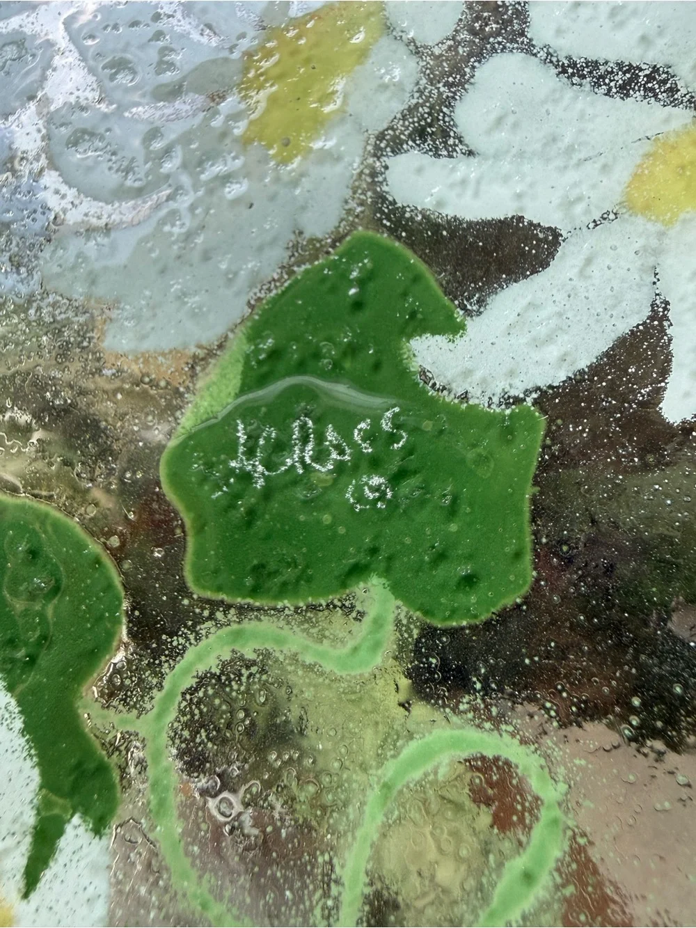 Vintage AC Ross Charger Plate w/ White Daisy and Green Ivy Motif- serving plater